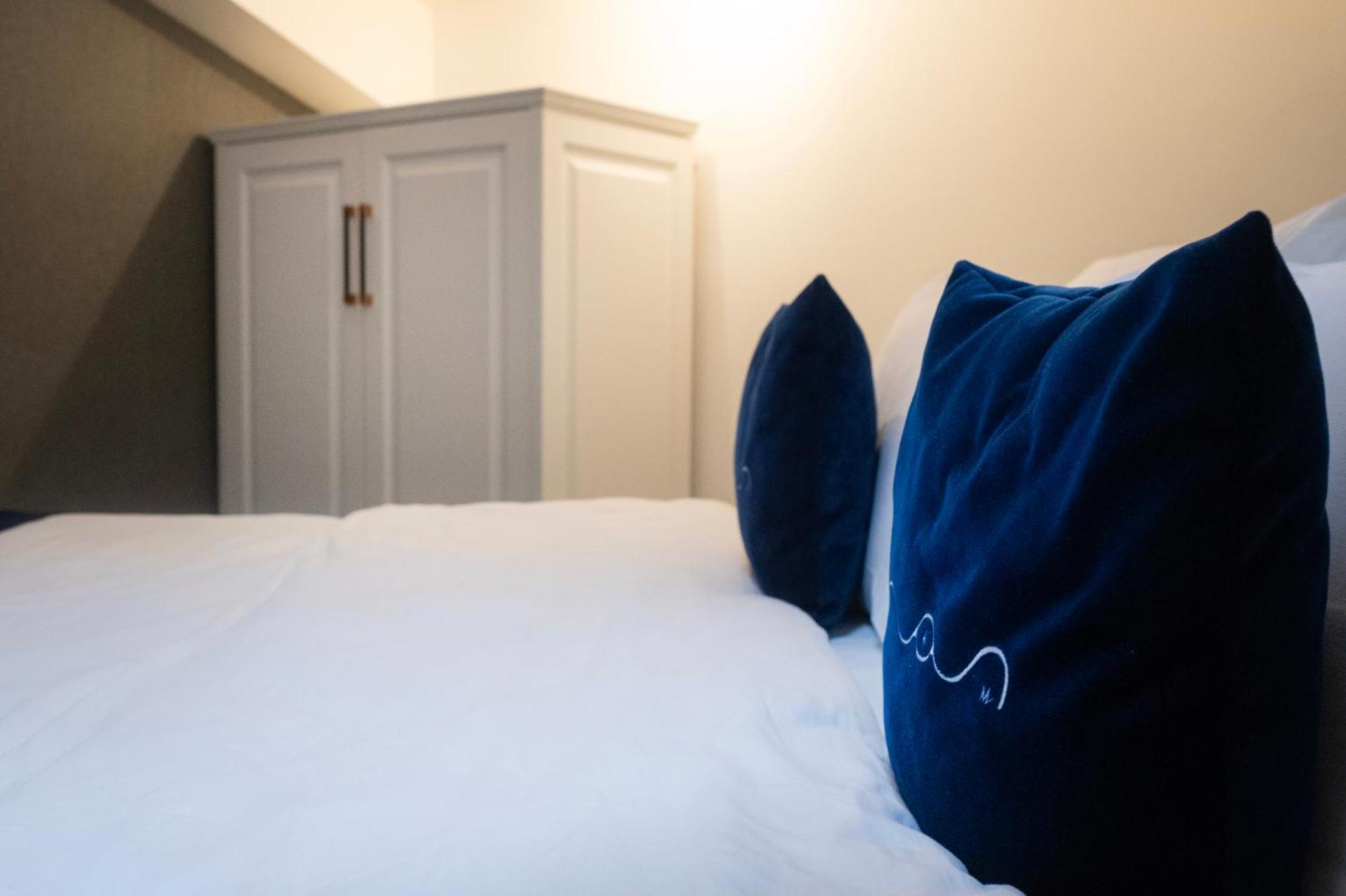 Nam Hotel Prizren Bagian luar foto