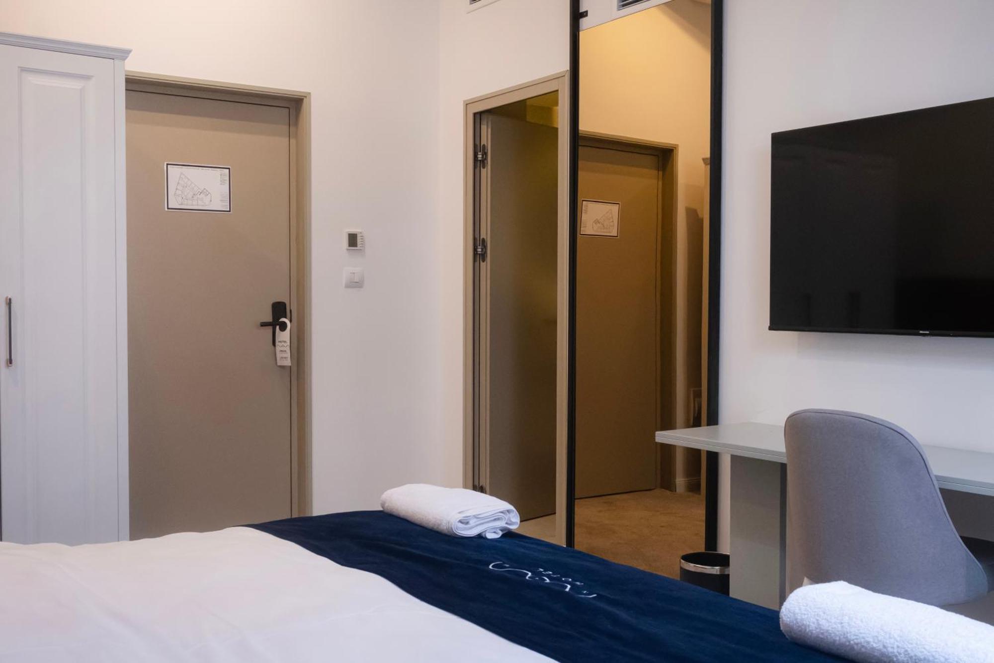 Nam Hotel Prizren Bagian luar foto