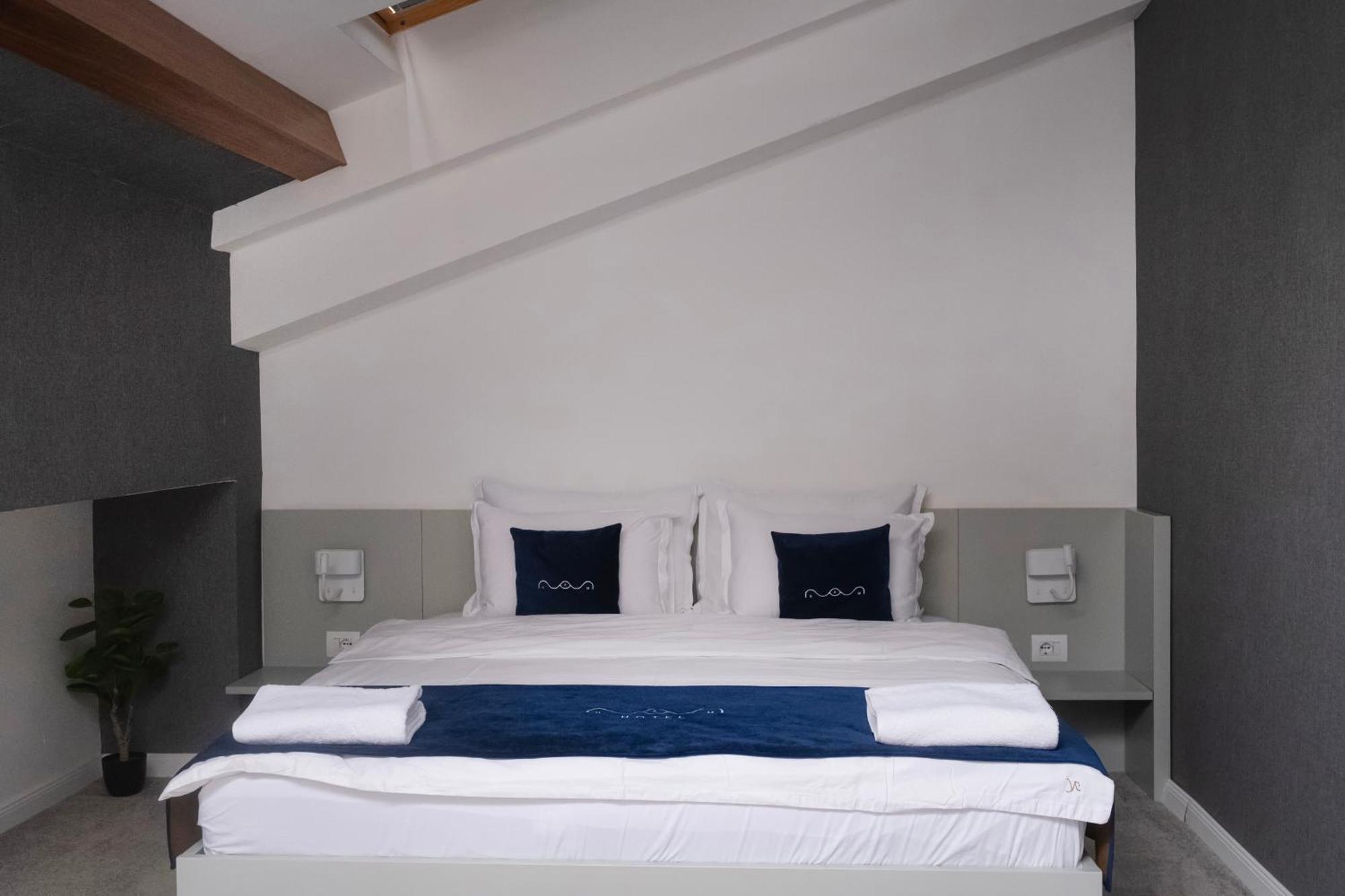 Nam Hotel Prizren Bagian luar foto