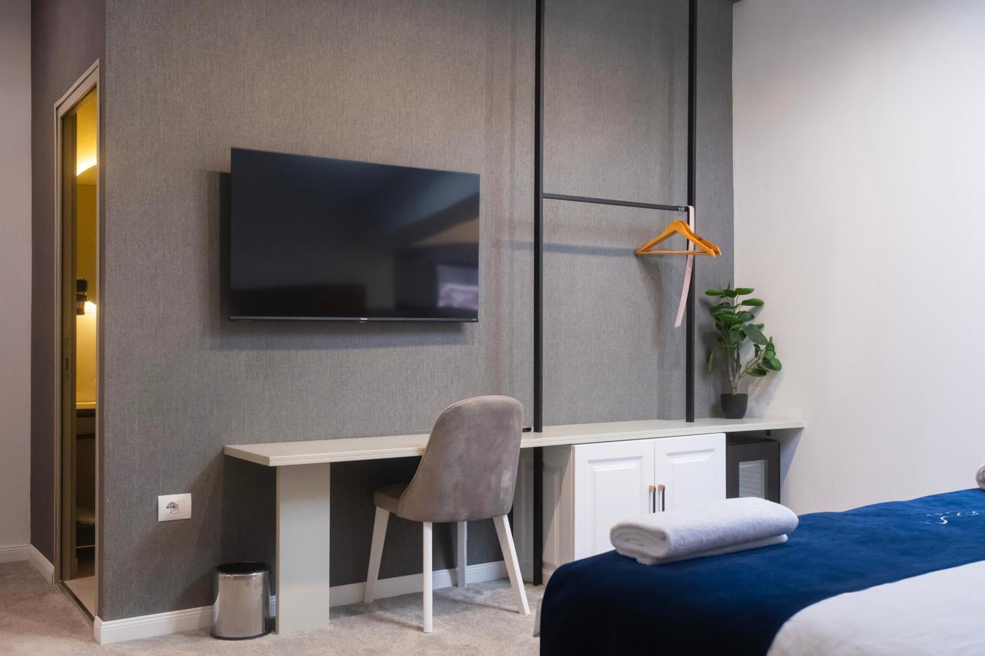 Nam Hotel Prizren Bagian luar foto